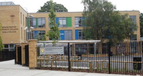 image of bonuspastor's new school building