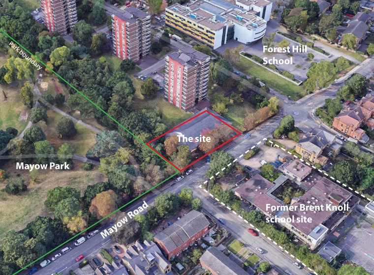 Site plan showing the location of the site on Mayow Road with Forest Hill School to the top left, Mayow Park to the left and the former Brent Knoll school site to the bottom right