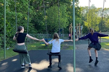 Forster Park wins prestigious Green Flag Award for trailblazing girls initiative