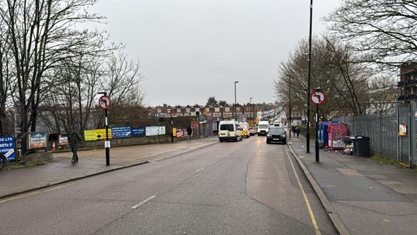 Randlesdown Road and Franthorne Way Performing a prohibited turn (no left turn)